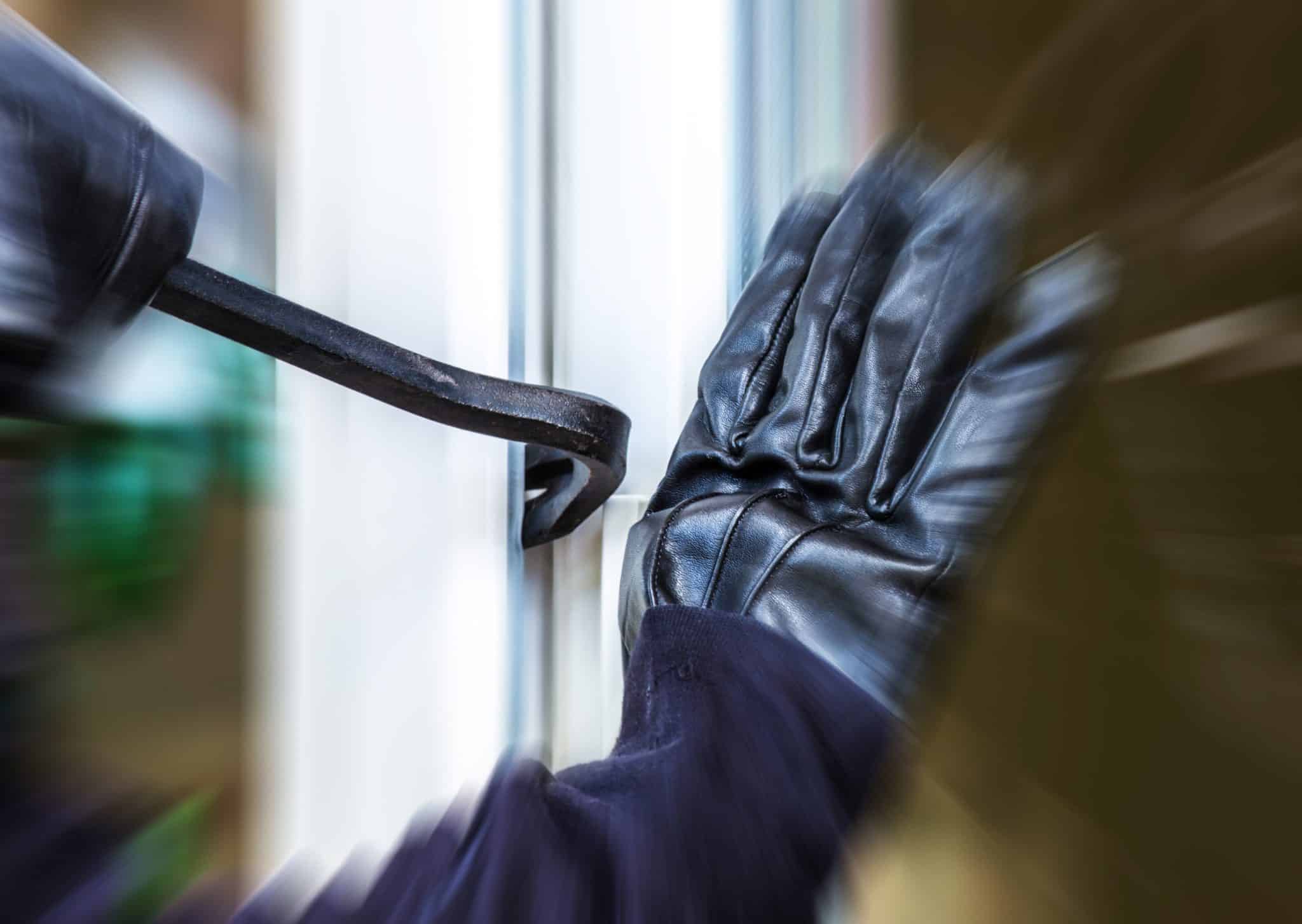 Messa in sicurezza post-effrazione con sostituzione serratura.